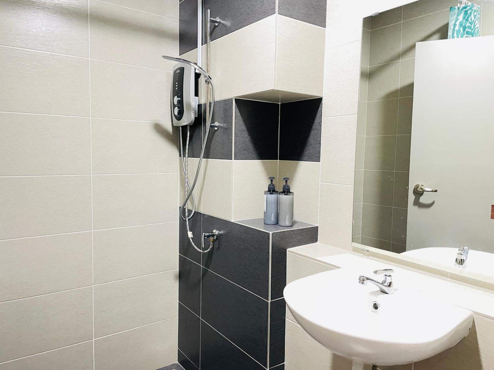 High Floor Studio Austin Regency Mount Austin W Balcony 3 Plus 1Pax 5 Mins Aeon Johor Bahru Dış mekan fotoğraf